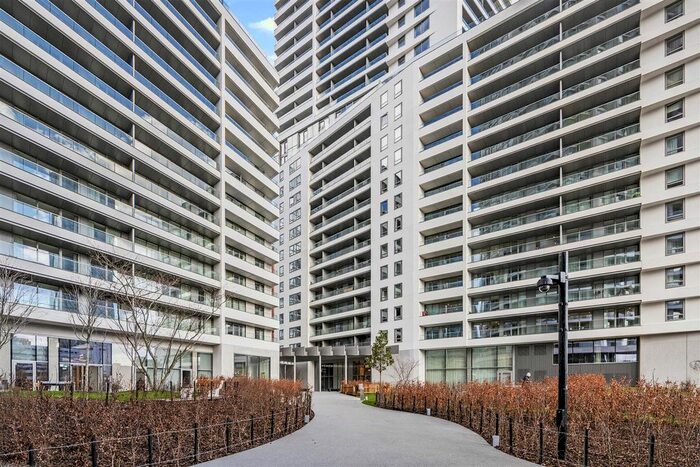 2 Bedroom Flat To Rent In Park Drive, London, E14