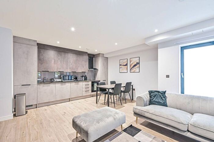 2 Bedroom Flat To Rent In The Hyde, Hendon, London, NW9