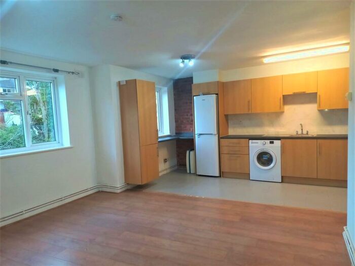 2 Bedroom Flat To Rent In Alexandra Park Road, London, N22