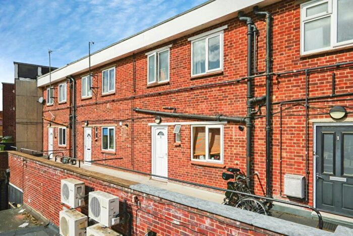 2 Bedroom Flat To Rent In London Road, Oxford, OX3