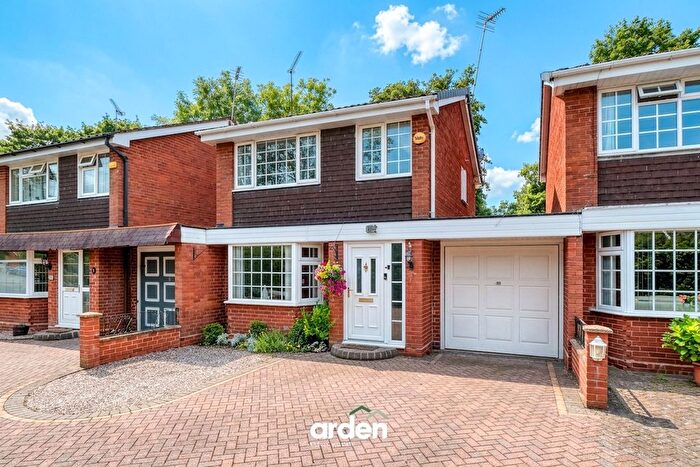 3 Bedroom Link Detached House For Sale In Abbotswood Close, Redditch, B98