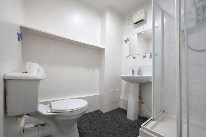 1 Bedroom Flat To Rent In Daneshill Road, Westcotes, Leicester, LE3