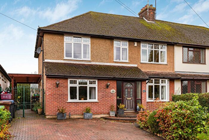 5 Bedroom Semi-Detached House For Sale In Great North Road, Welwyn Garden City, Hertfordshire, AL8