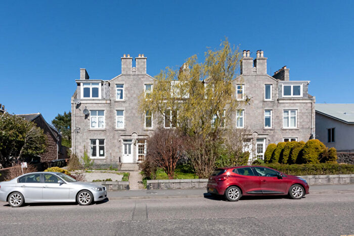 2 Bedroom Flat To Rent In North Deeside Road, Peterculter, Aberdeen, AB14