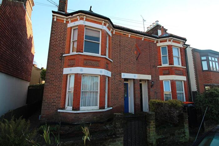 3 Bedroom Semi-Detached House To Rent In Union Street, Dunstable, LU6