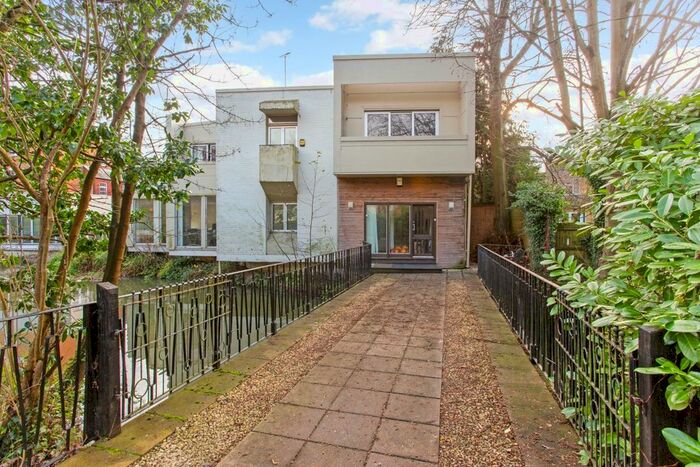 4 Bedroom Detached House To Rent In Mill Lane, Windsor, SL4