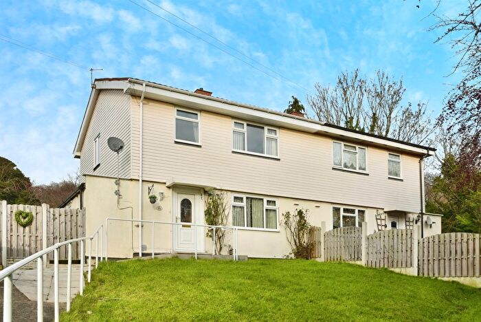 3 Bedroom Semi-Detached House For Sale In Brierley Road, Unstone, Dronfield, S18