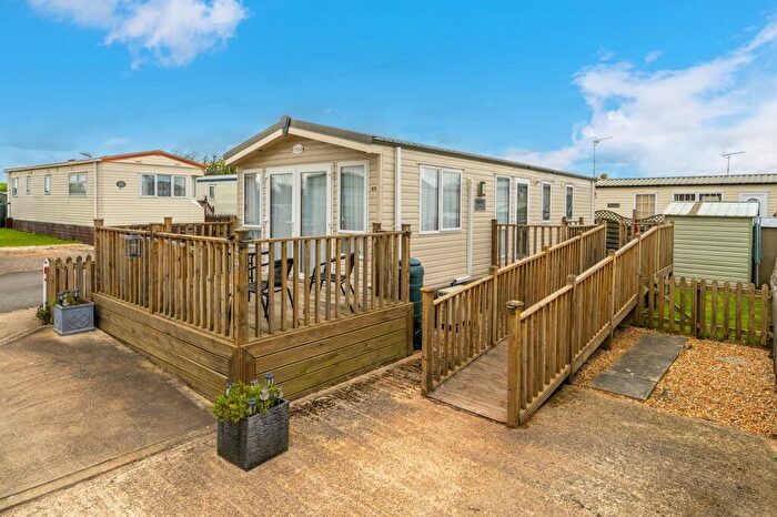 2 Bedroom Caravan For Sale In Two Bed Static Caravan, Riverview Park, Station Road, Cogenhoe, Northamptonshire, NN7