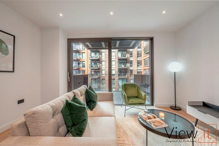 2 Bedroom Flat To Rent In Embassy Gardens, Nine Elms, London, SW11