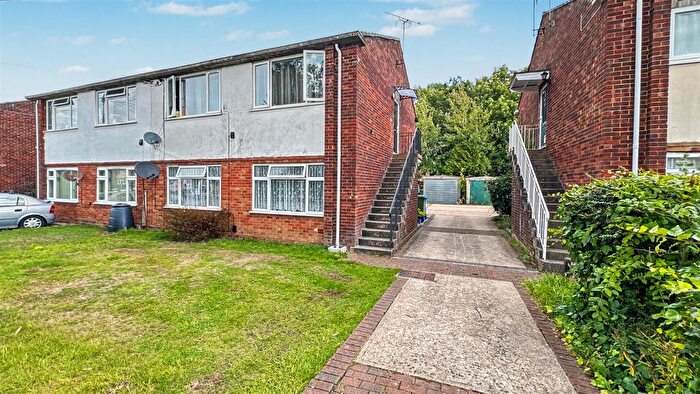 2 Bedroom Flat To Rent In Beta Road, Farnborough, GU14