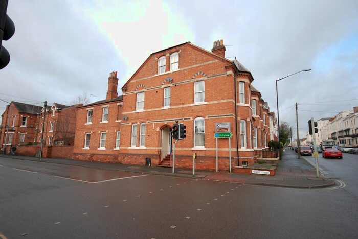 10 Bedroom End Of Terrace House To Rent In Regent Street, Leamington Spa, Warwickshire, CV32