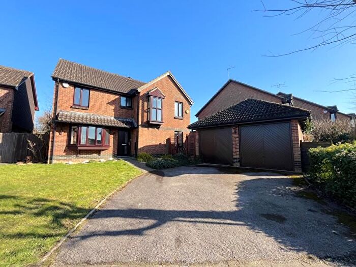 4 Bedroom Detached House To Rent In Jersey Close, Burpham, Guildford, GU4