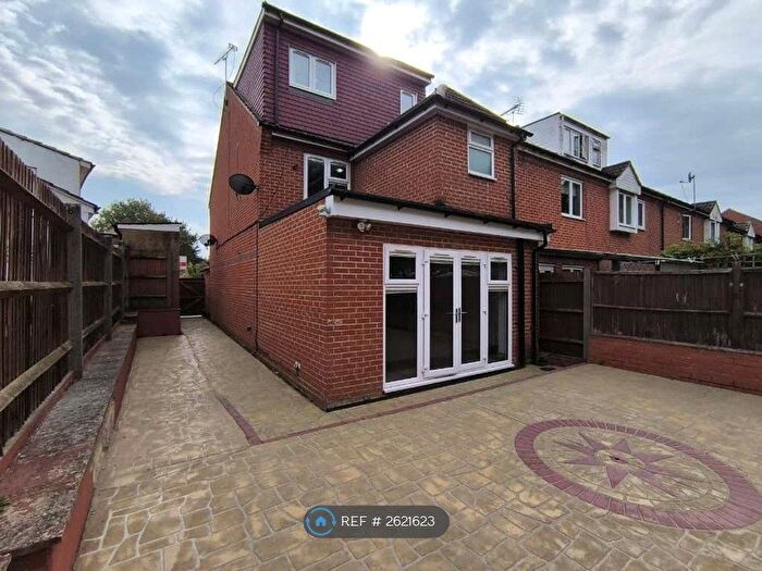 3 Bedroom End Of Terrace House To Rent In Riverside Road, Watford, WD19