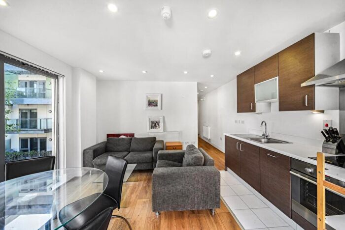 Apartment To Rent In Christian Street London, E1