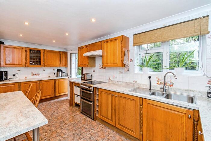 4 Bedroom Detached House For Sale In Burgess Road, Southampton, SO16