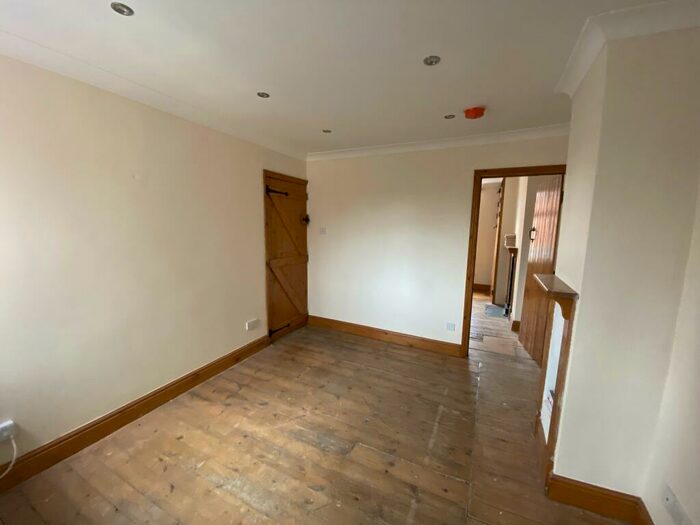1 Bedroom Flat To Rent In High Street, Kibworth, Leicester, LE8
