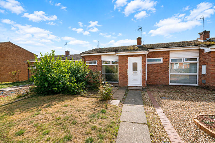 1 Bedroom Bungalow For Sale In Beaumont Walk, Leicester, Leicestershire, LE4