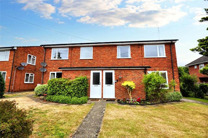 2 Bedroom Maisonette To Rent In Milford Road, Elstead, Godalming, Surrey, GU8