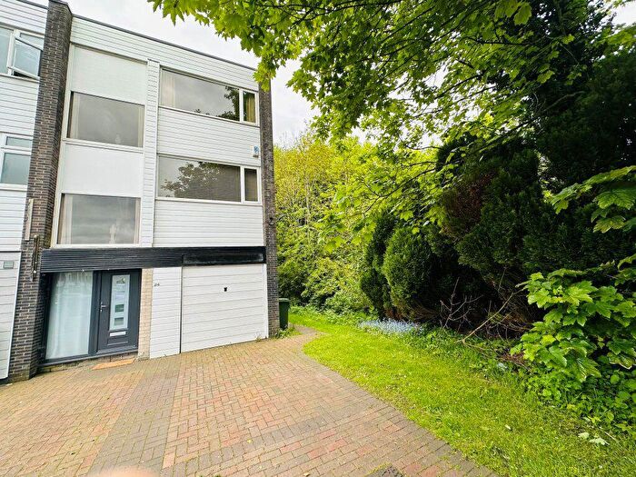 3 Bedroom Town House To Rent In Bollin Mews, Prestbury, SK10