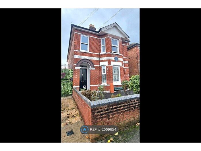 2 Bedroom Flat To Rent In Charminster, Bournemouth, BH8