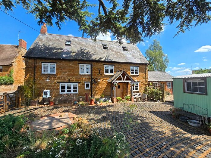 4 Bedroom Cottage For Sale In Harpole, Northampton, Northamptonshire, NN7