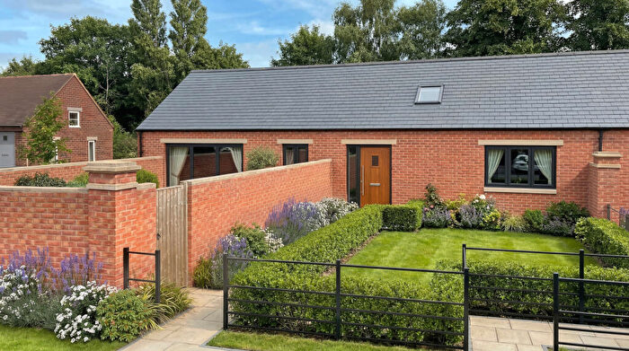 3 Bedroom Semi-Detached Bungalow For Sale In New House Farm, Darwen Close, Mickleover, DE3