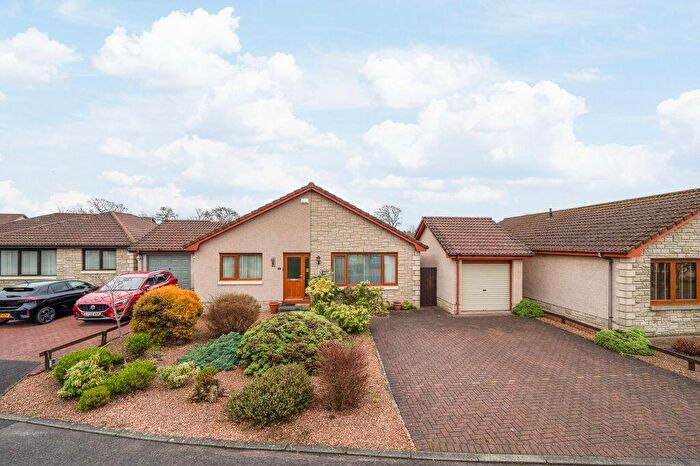 3 Bedroom Detached Bungalow For Sale In Muirdrum Gardens, Glenrothes, KY7