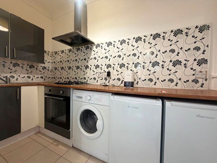Studio To Rent In Stonard Road, Palmers Green, N13