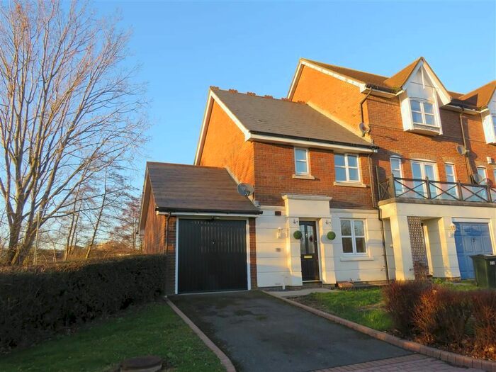 3 Bedroom Property To Rent In Mill Court, Ashford, TN24