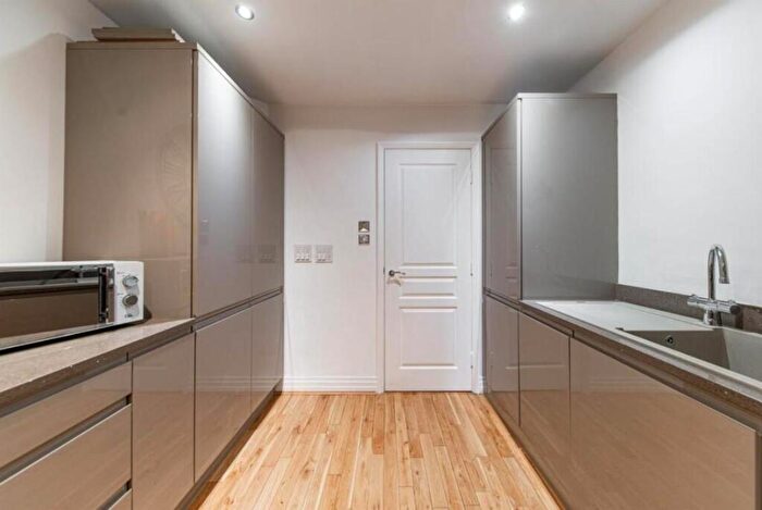 2 Bedroom Apartment For Sale In Upper College Street, Nottingham, NG1