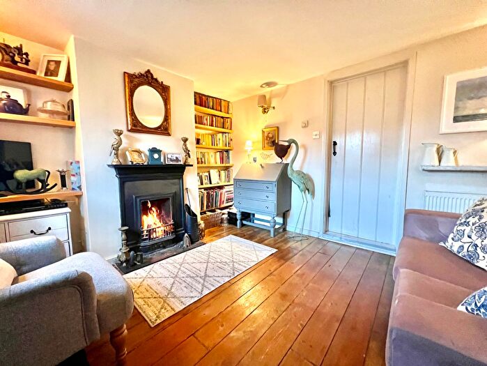 2 Bedroom Cottage For Sale In Holyport, Maidenhead, SL6