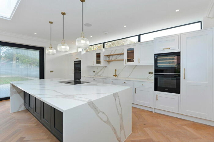 5 Bedroom Detached House For Sale In New Park Road, Cranleigh, GU6