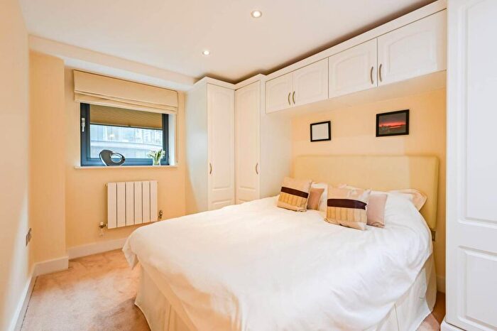 1 Bedroom Flat For Sale In Millharbour, , Canary Wharf, London, E14