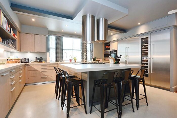 7 Bedroom Flat To Rent In Pembroke Gardens, Kensington, London, W8