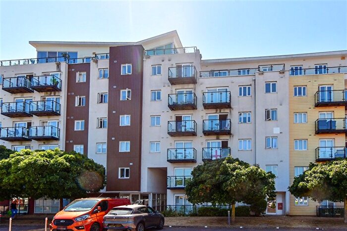 2 Bedroom Flat For Sale In Gisors Road, Southsea, Hampshire, PO4