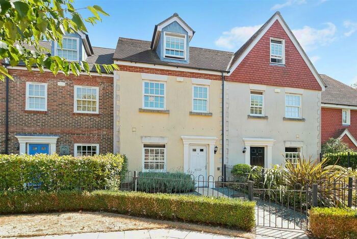 3 Bedroom House To Rent In Summersdale Road, Chichester, PO19