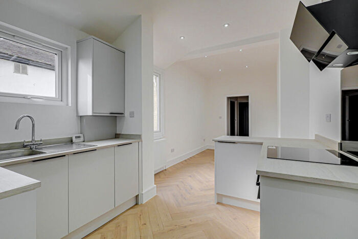 2 Bedroom Apartment To Rent In Leigham Court Drive, Leigh-on-sea, SS9