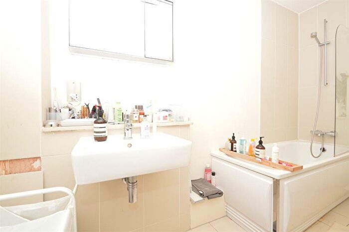 2 Bedroom Apartment To Rent In Dereham Place, Shoreditch, EC2A
