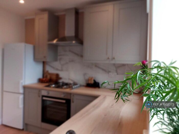 3 Bedroom Semi-Detached House To Rent In Grasmere Road, Ferryhill, DL17