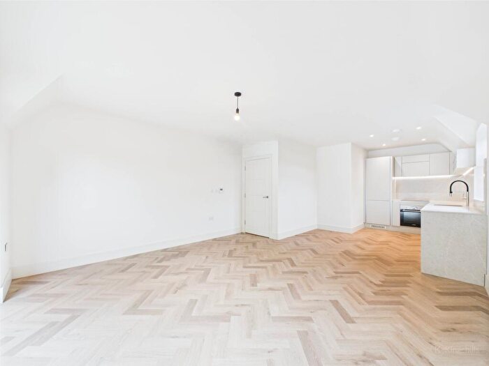 2 Bedroom Apartment To Rent In London Road, High Wycombe, Buckinghamshire, HP11
