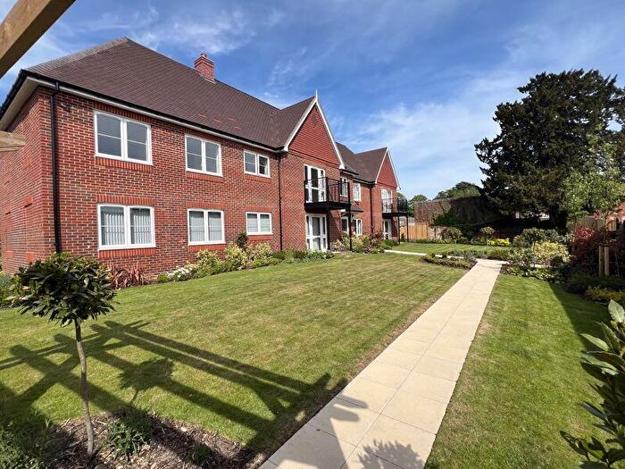 2 Bedroom Flat For Sale In Manns Lodge, Central Cranleigh, GU6