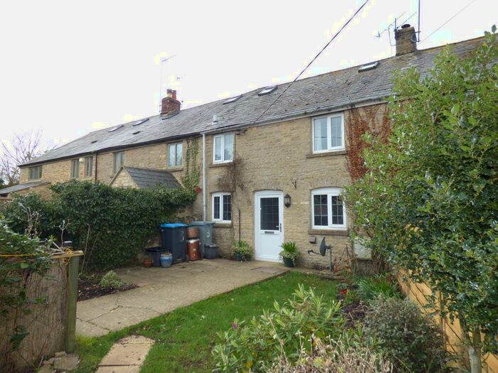 2 Bedroom Cottage To Rent In Leafield Road, Shipton-under-Wychwood, OX7