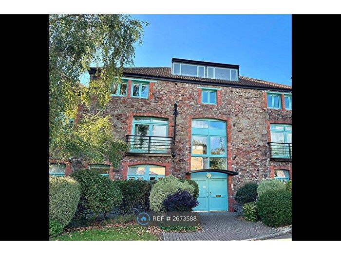 1 Bedroom Flat To Rent In Osborne Wallis House, Bristol, BS8