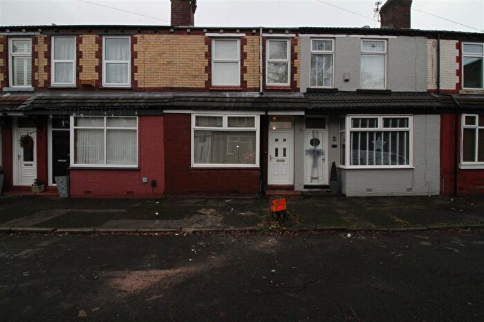 3 Bedroom Terraced House To Rent In Weston Avenue, Manchester, M40