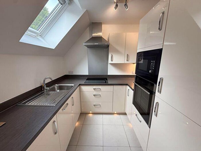 2 Bedroom Apartment To Rent In Westhall Road, Warlingham, CR6