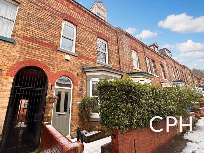 4 Bedroom Terraced House For Sale In West Bank, Scarborough, YO12