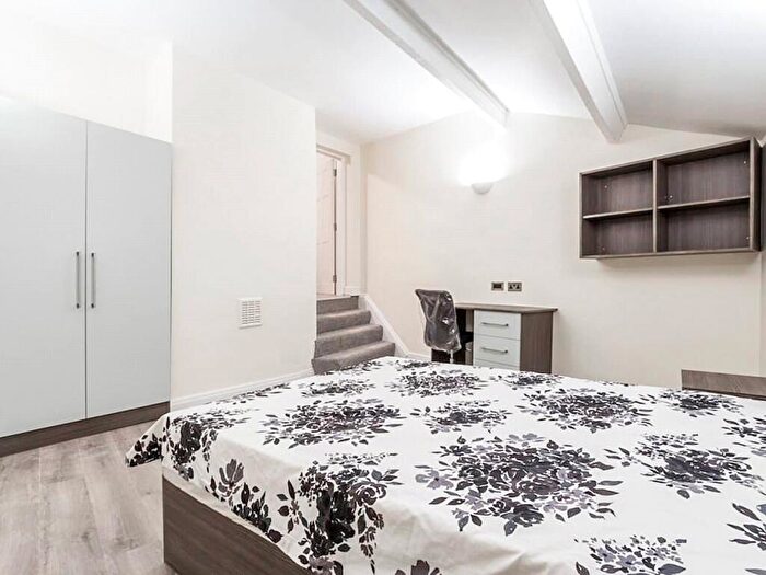 1 Bedroom Apartment To Rent In Apt, Queen Square #, LS2