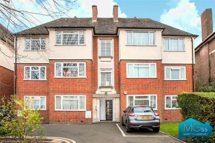 2 Bedroom Apartment To Rent In Branksome Court, East End Road, London, N2