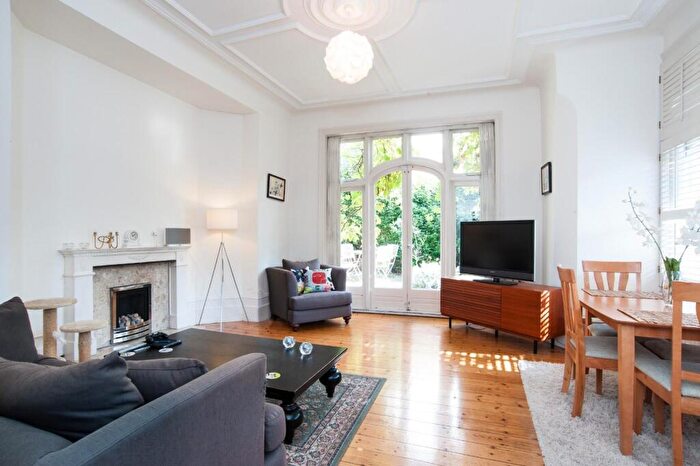 2 Bedroom Flat To Rent In Glenmore Road, Belsize Park, NW3