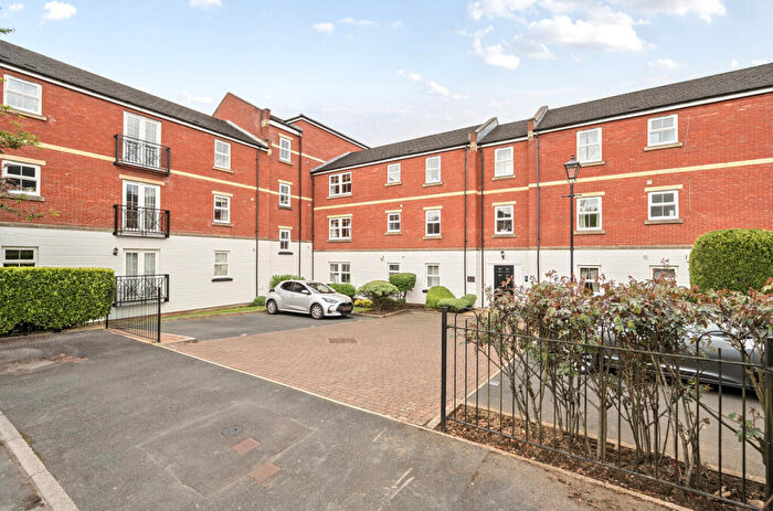 2 Bedroom Flat For Sale In Mansion Gate Drive, Chapel Allerton, Leeds, LS7